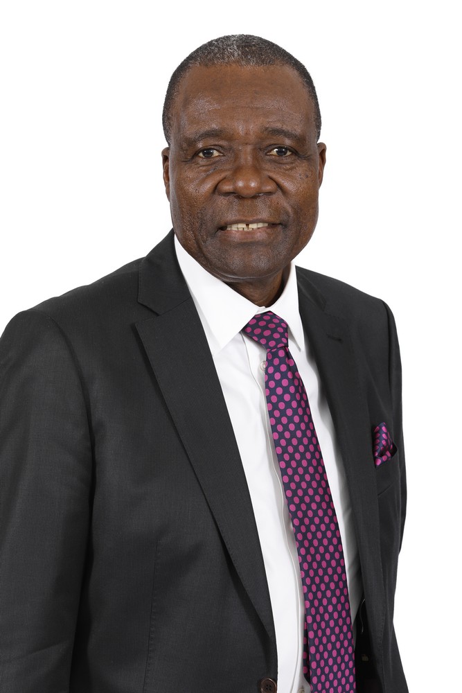 Advocate Makhubalo Ndaba business headshot PIC
