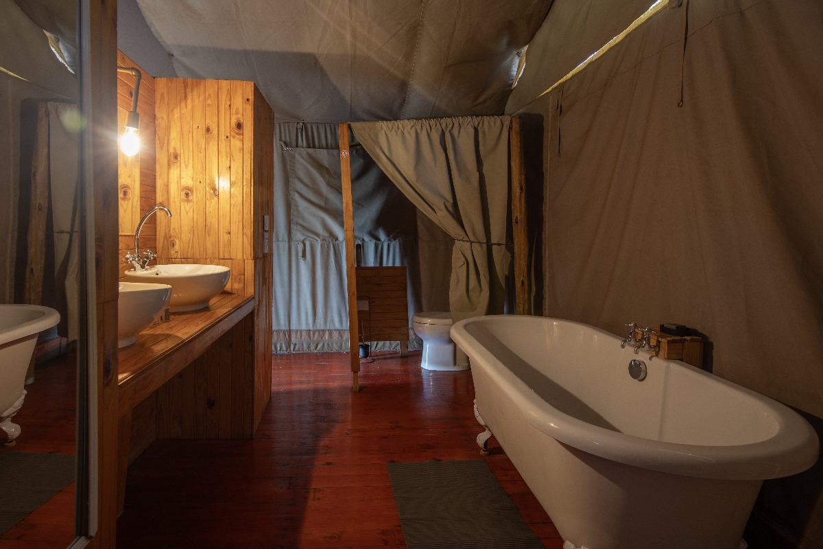Bathroom Dinokeng glamping tent Bathroom Dinokeng glamping tent