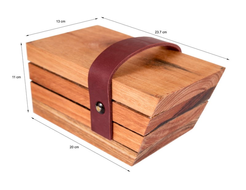 Doorstop with brown leather strap with measurements_product photographer