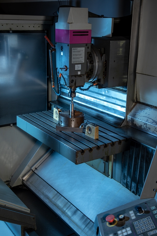 Drilling_toolmaking_GEM_industrial photography