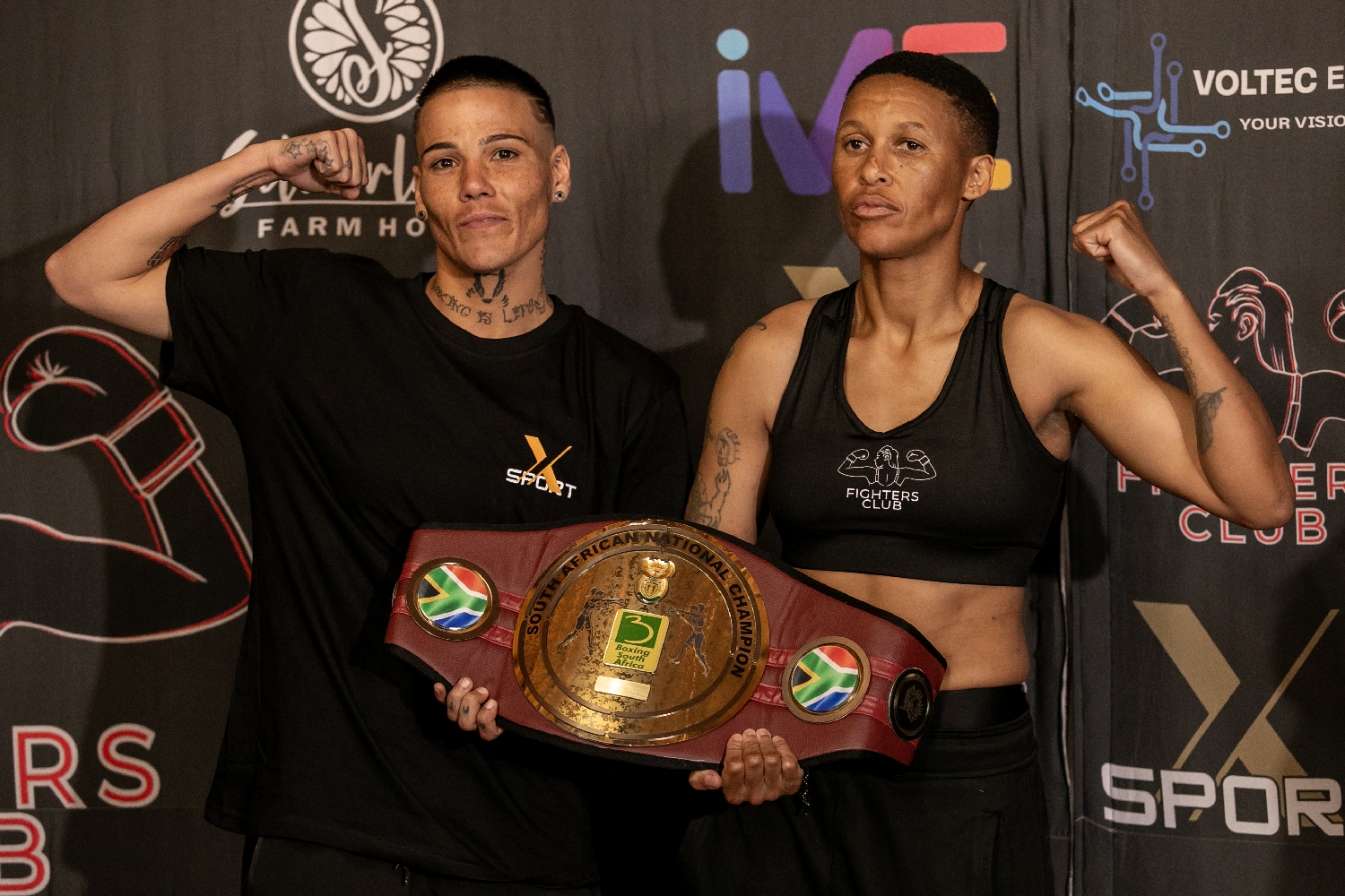 Female boxing_defending champion