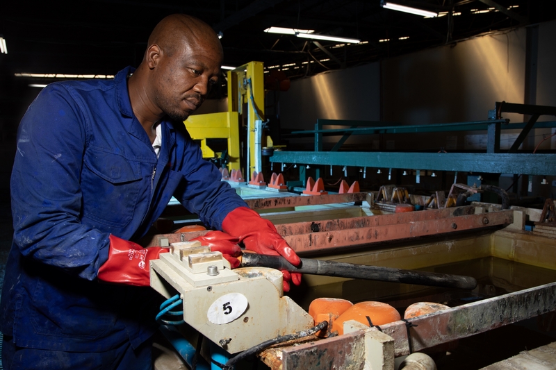 GEM surface treatment_industrial photography