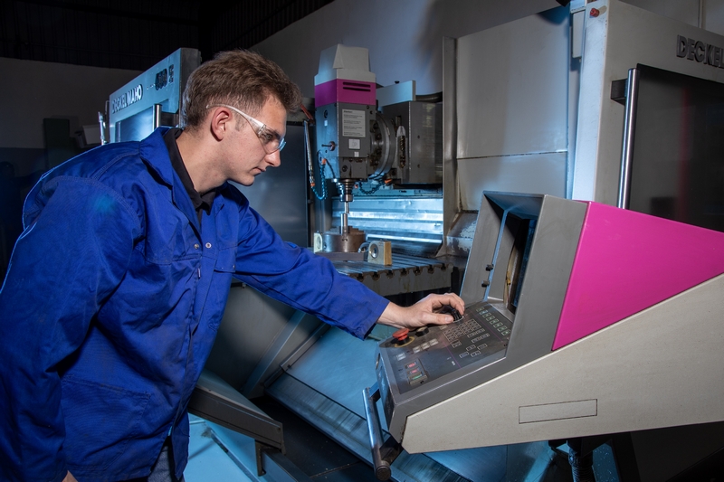 GEM_metal pressing_toolmaking_industrial photographer