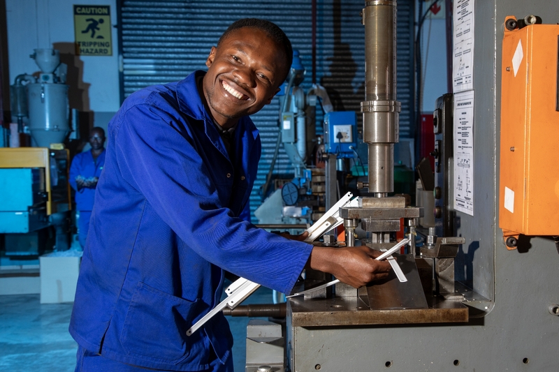 GEM_plastic injection_manufacturer_industrial photographer