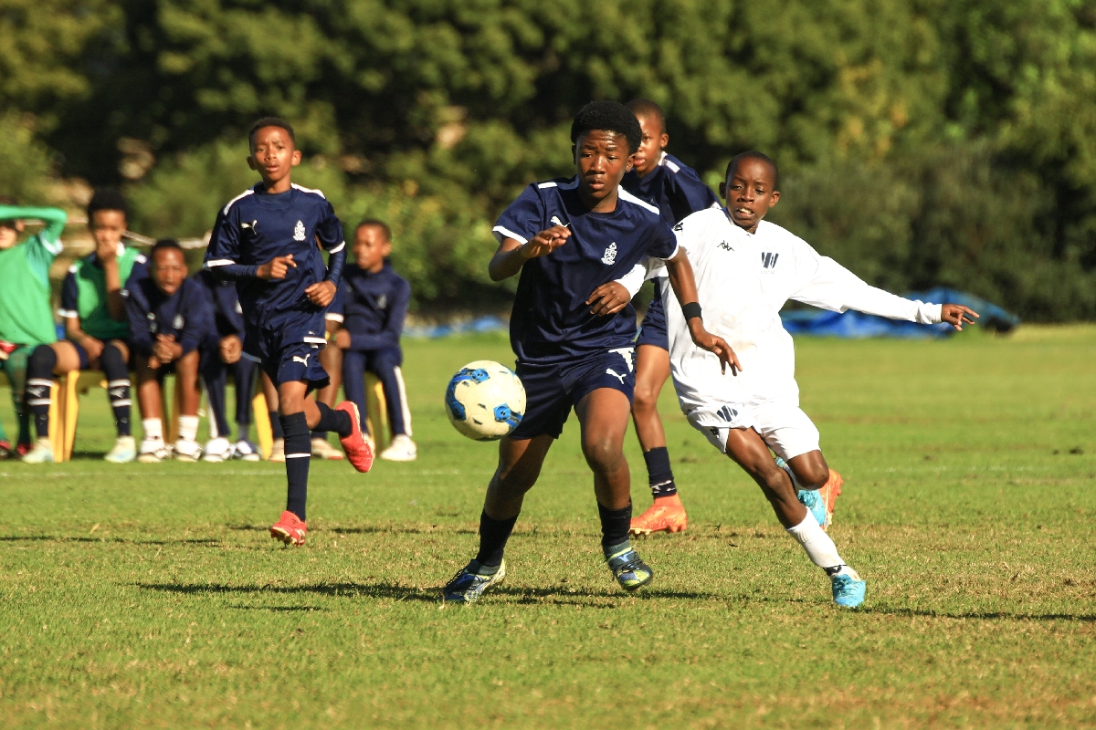 Junior football_sport and action photography