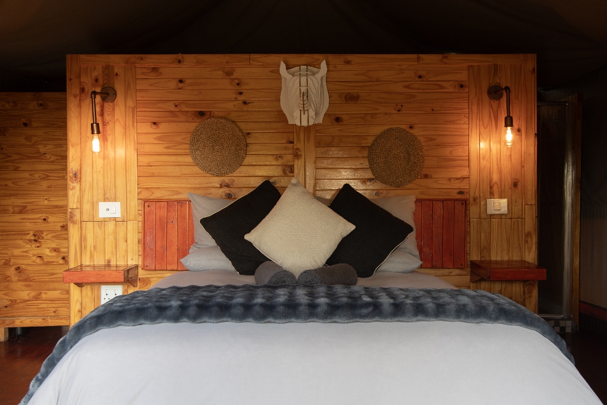 Luxury camping Ngata Safari Lodge Luxury camping Ngata Safari Lodge