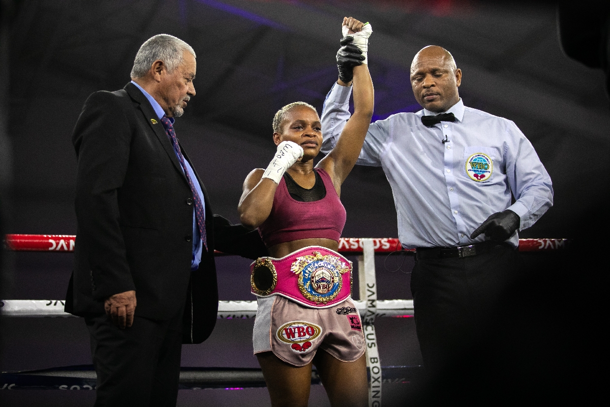 Womens boxing_sport and action photography