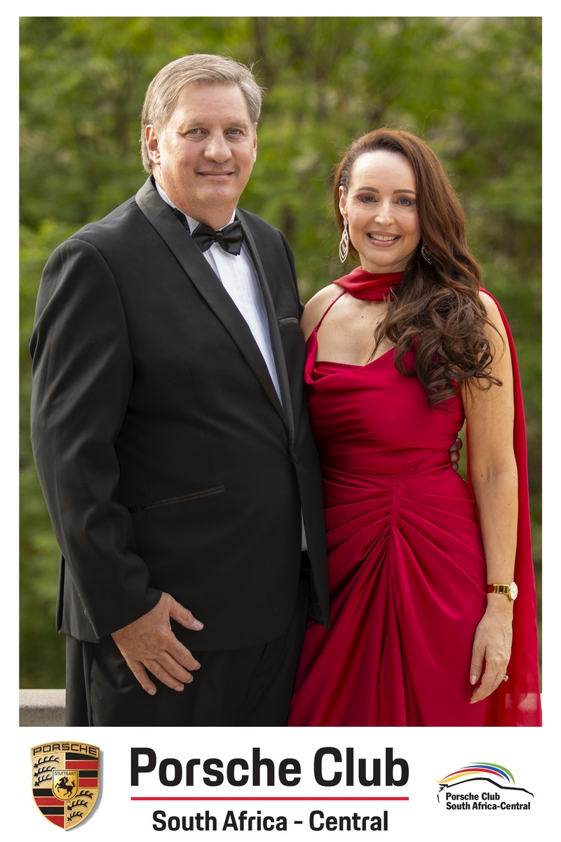 ProSelect-images_Porche Club end year couple ProSelect-images_Porche Club end year couple