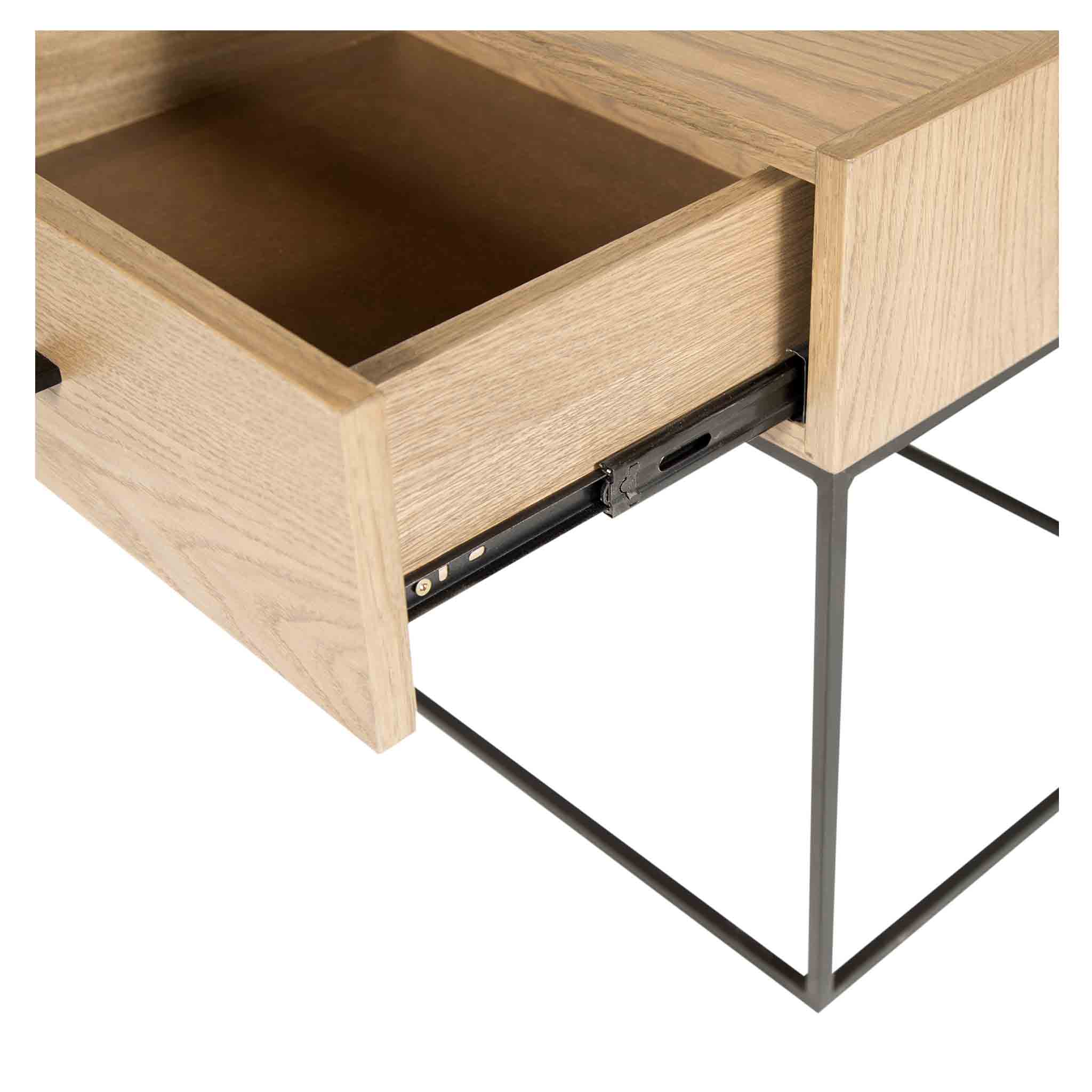 product photography_black desk