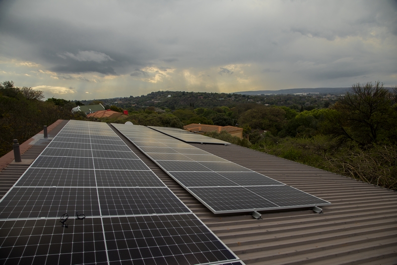 Solar project_roof installation_industrial photography