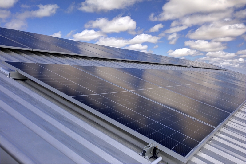 Solar system_panels on barn roof_sun energy