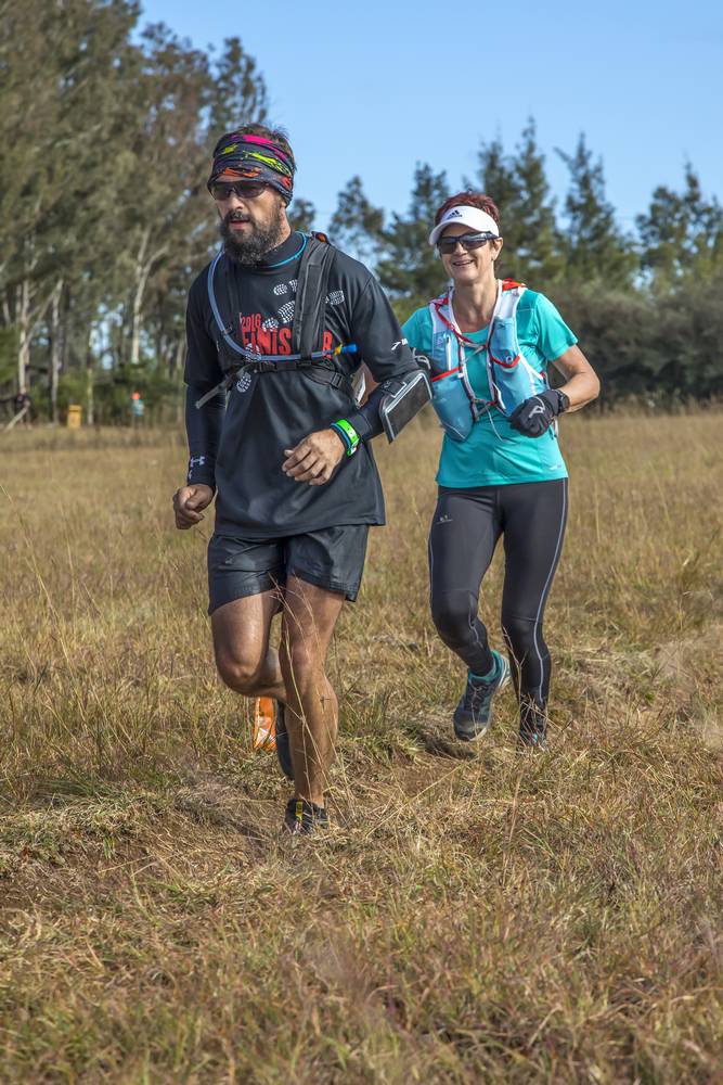 Sport and action photography_trail running couple