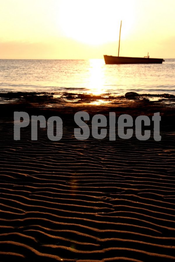 Beach and dhow Vilanculo | ProSelect-images