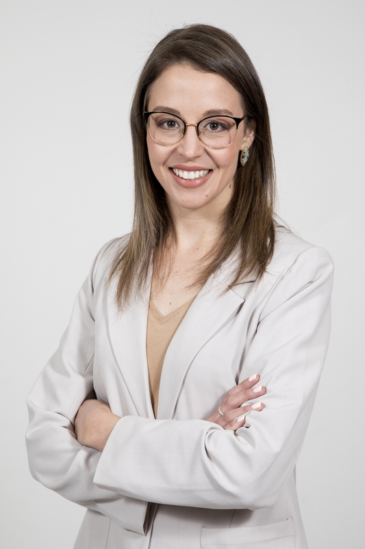 Young business woman_portrait_headshot