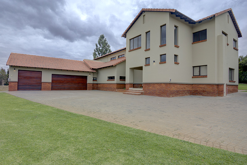 luberon estate exterior house_real estate photographer luberon estate exterior house_real estate photographer