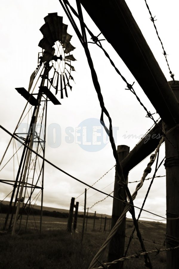Windpump and fence | ProSelect-images